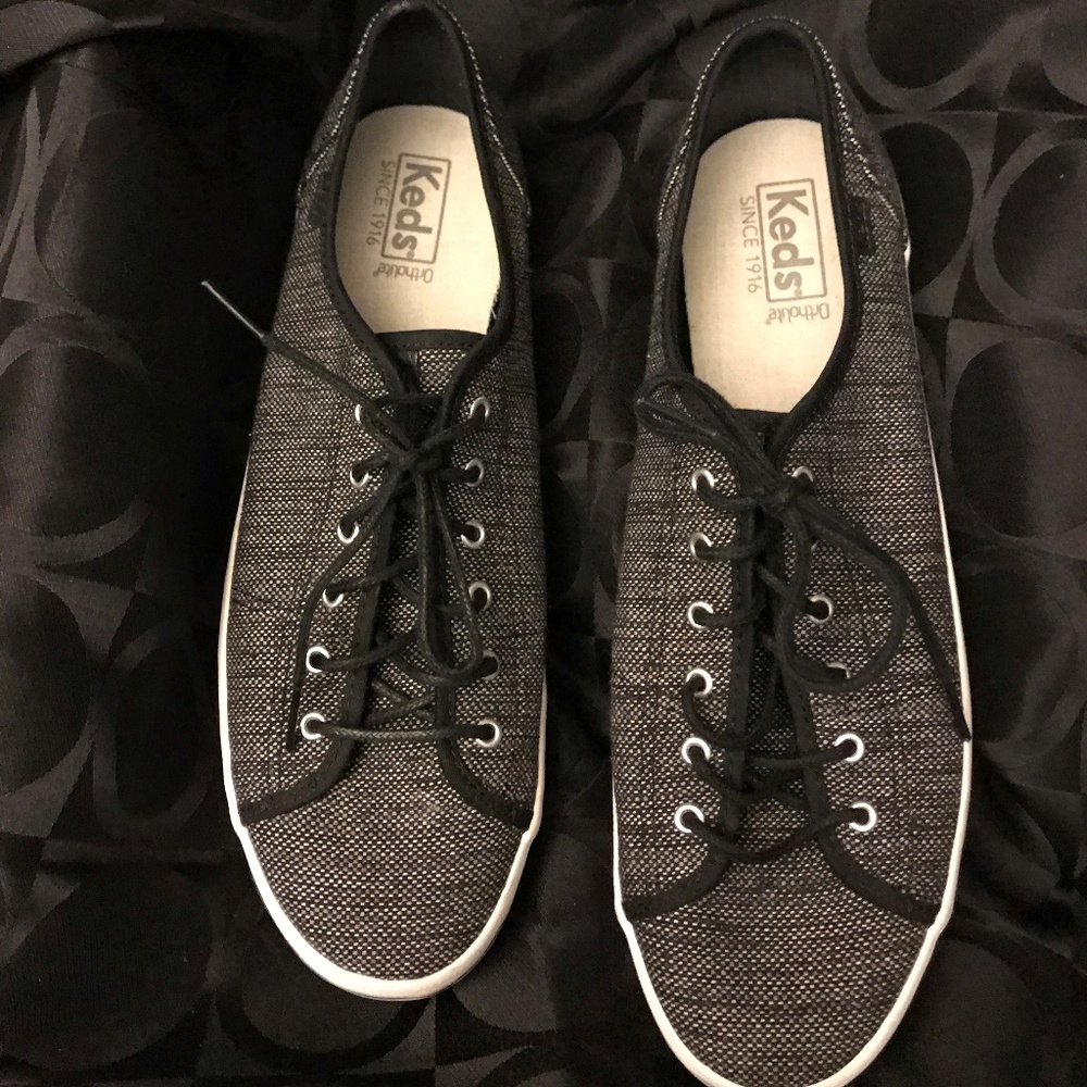 Keds Ortholite ~ Black & White Canvas Sneakers ~11